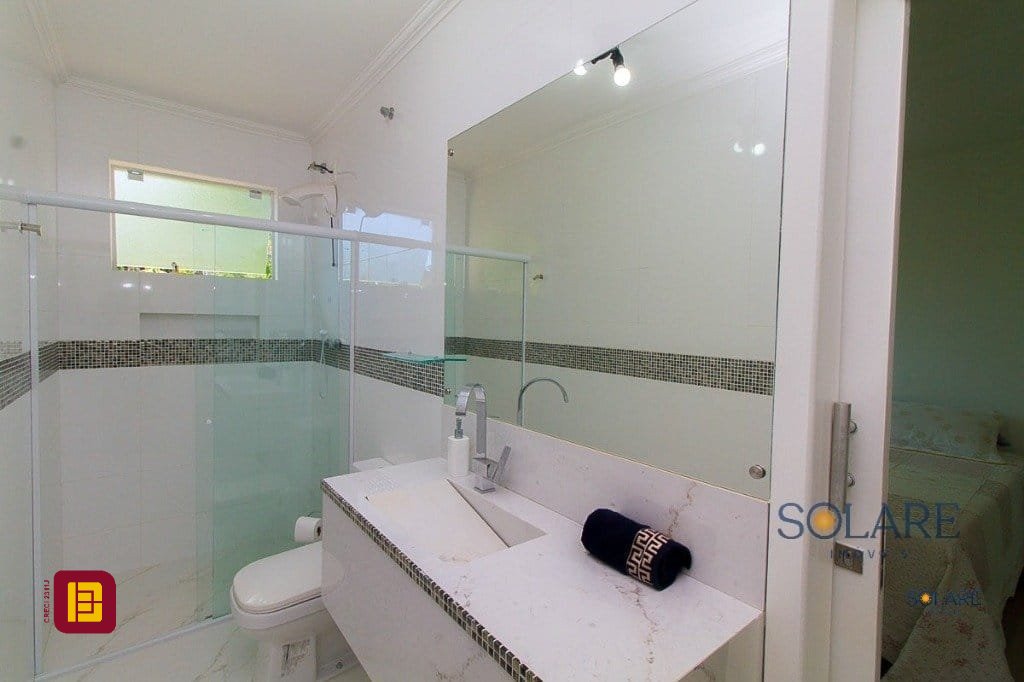 Hotel com 376m², 10 quartos (sendo 3 suítes), no bairro Córrego Grande em Florianópolis