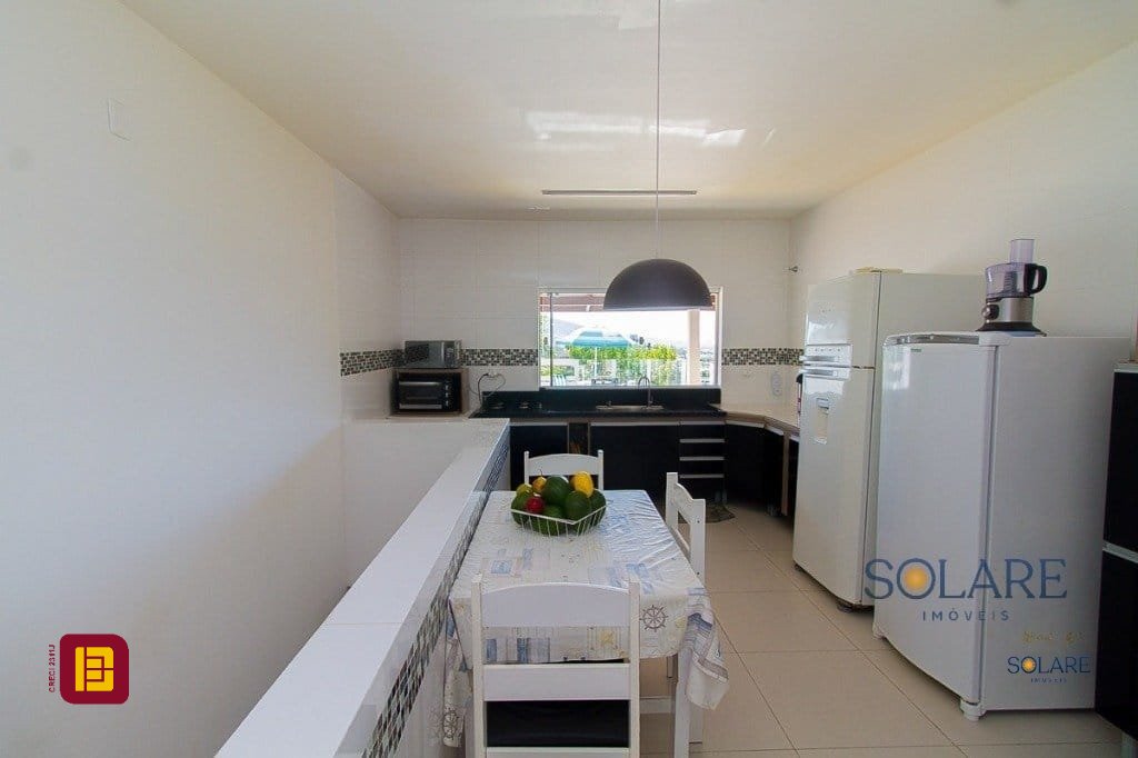 Hotel com 376m², 10 quartos (sendo 3 suítes), no bairro Córrego Grande em Florianópolis