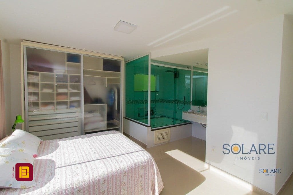 Hotel com 376m², 10 quartos (sendo 3 suítes), no bairro Córrego Grande em Florianópolis