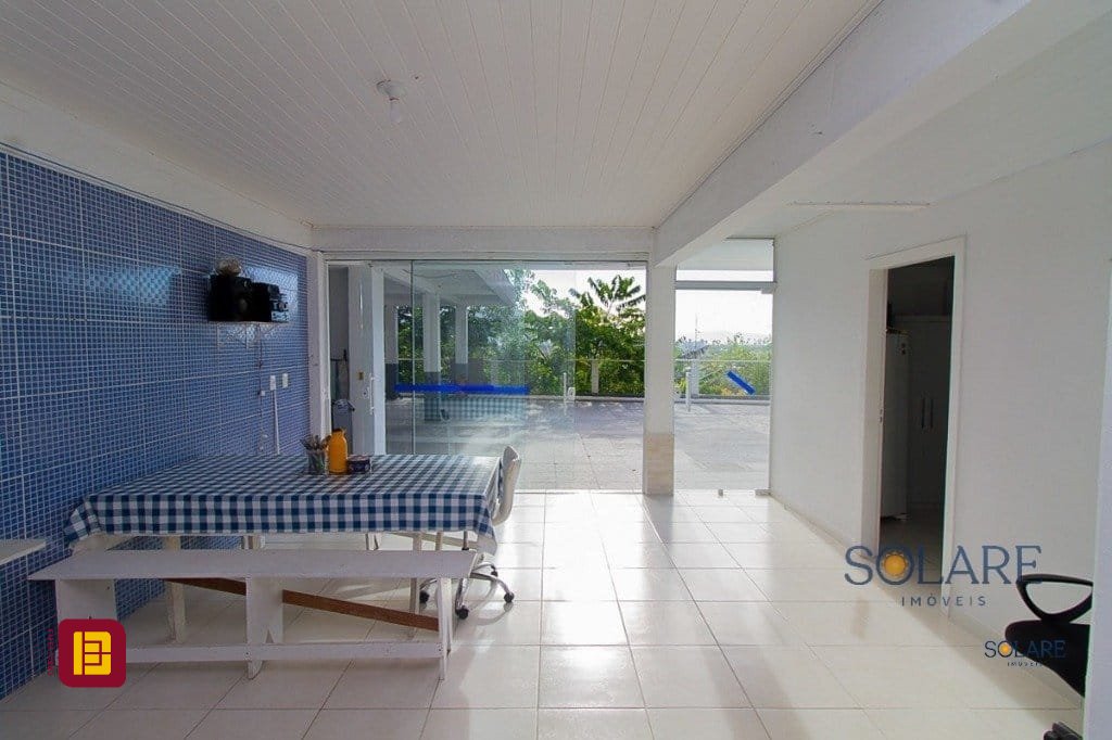 Hotel com 376m², 10 quartos (sendo 3 suítes), no bairro Córrego Grande em Florianópolis
