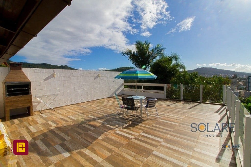 Hotel com 376m², 10 quartos (sendo 3 suítes), no bairro Córrego Grande em Florianópolis