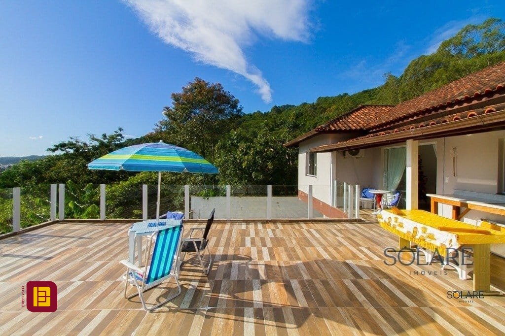Hotel com 376m², 10 quartos (sendo 3 suítes), no bairro Córrego Grande em Florianópolis