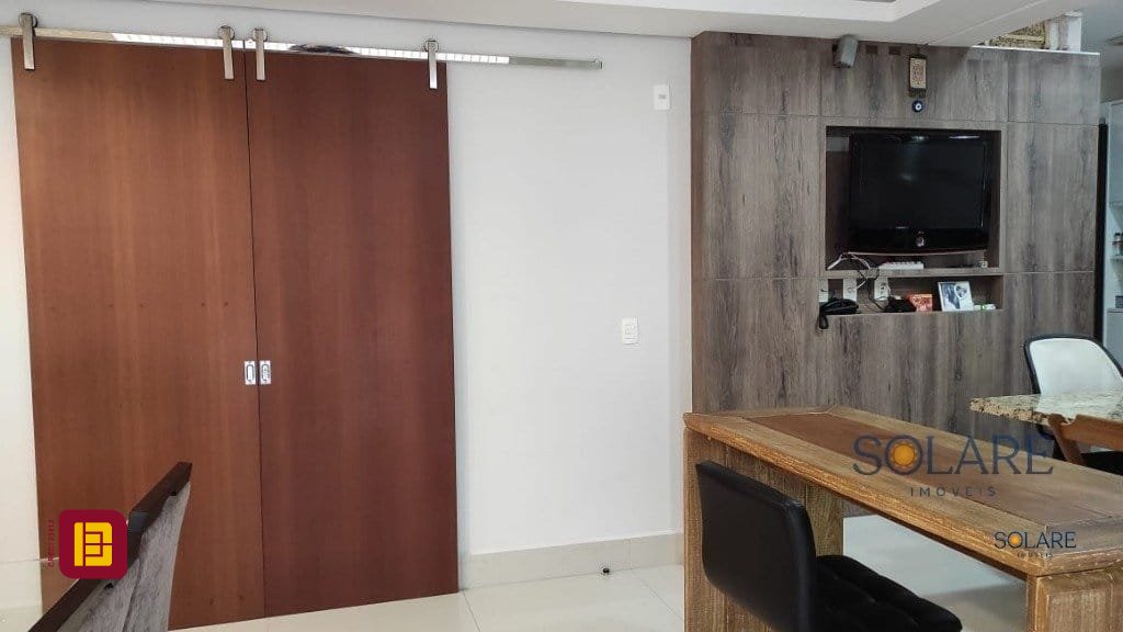 Casa de Condomínio com 542m², 9 quartos (sendo 3 suítes), 4 garagens, no bairro Cacupé em Florianópolis