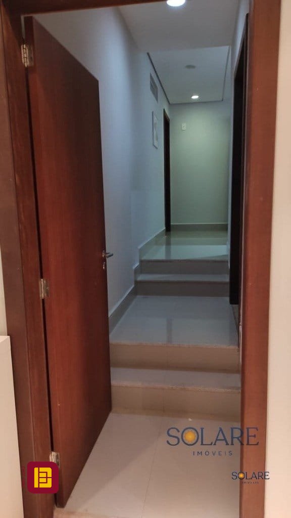 Casa de Condomínio com 542m², 9 quartos (sendo 3 suítes), 4 garagens, no bairro Cacupé em Florianópolis