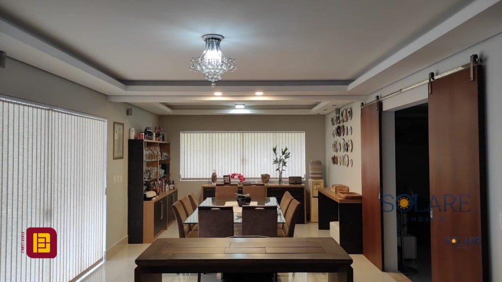 Casa de Condomínio com 542m², 9 quartos (sendo 3 suítes), 4 garagens, no bairro Cacupé em Florianópolis