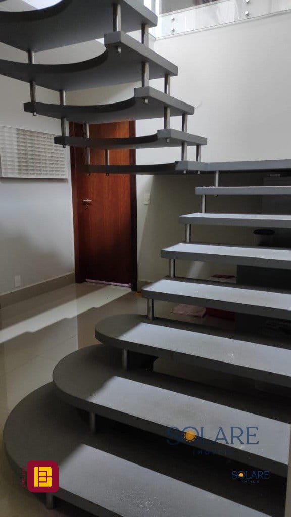Casa de Condomínio com 542m², 9 quartos (sendo 3 suítes), 4 garagens, no bairro Cacupé em Florianópolis