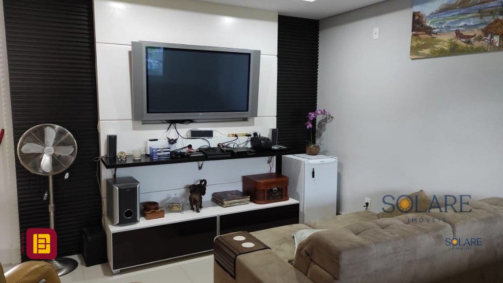Casa de Condomínio com 542m², 9 quartos (sendo 3 suítes), 4 garagens, no bairro Cacupé em Florianópolis