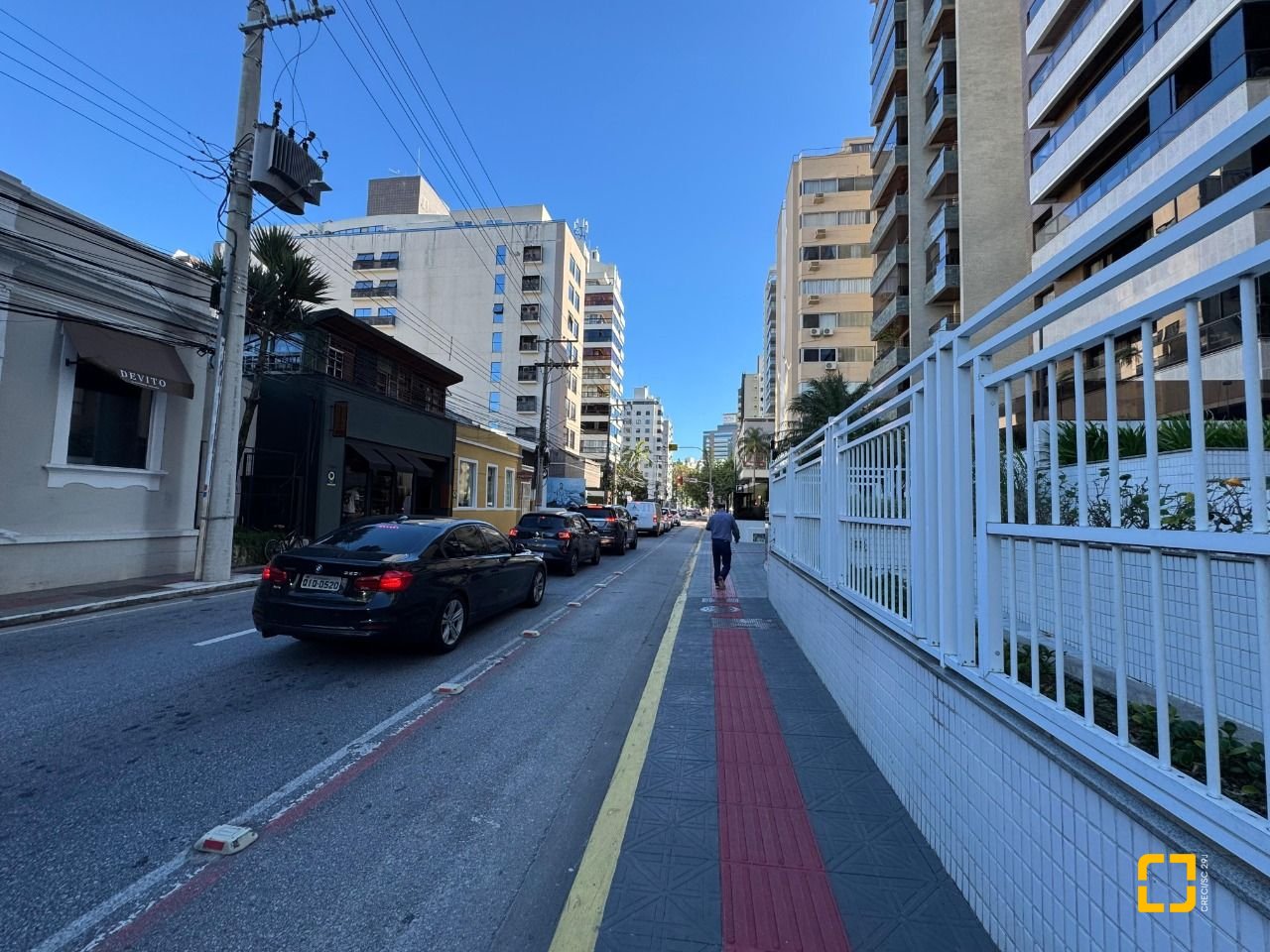 Apartamento com 119m², 4 quartos (sendo 1 suíte), 1 garagem, no bairro Centro em Florianópolis