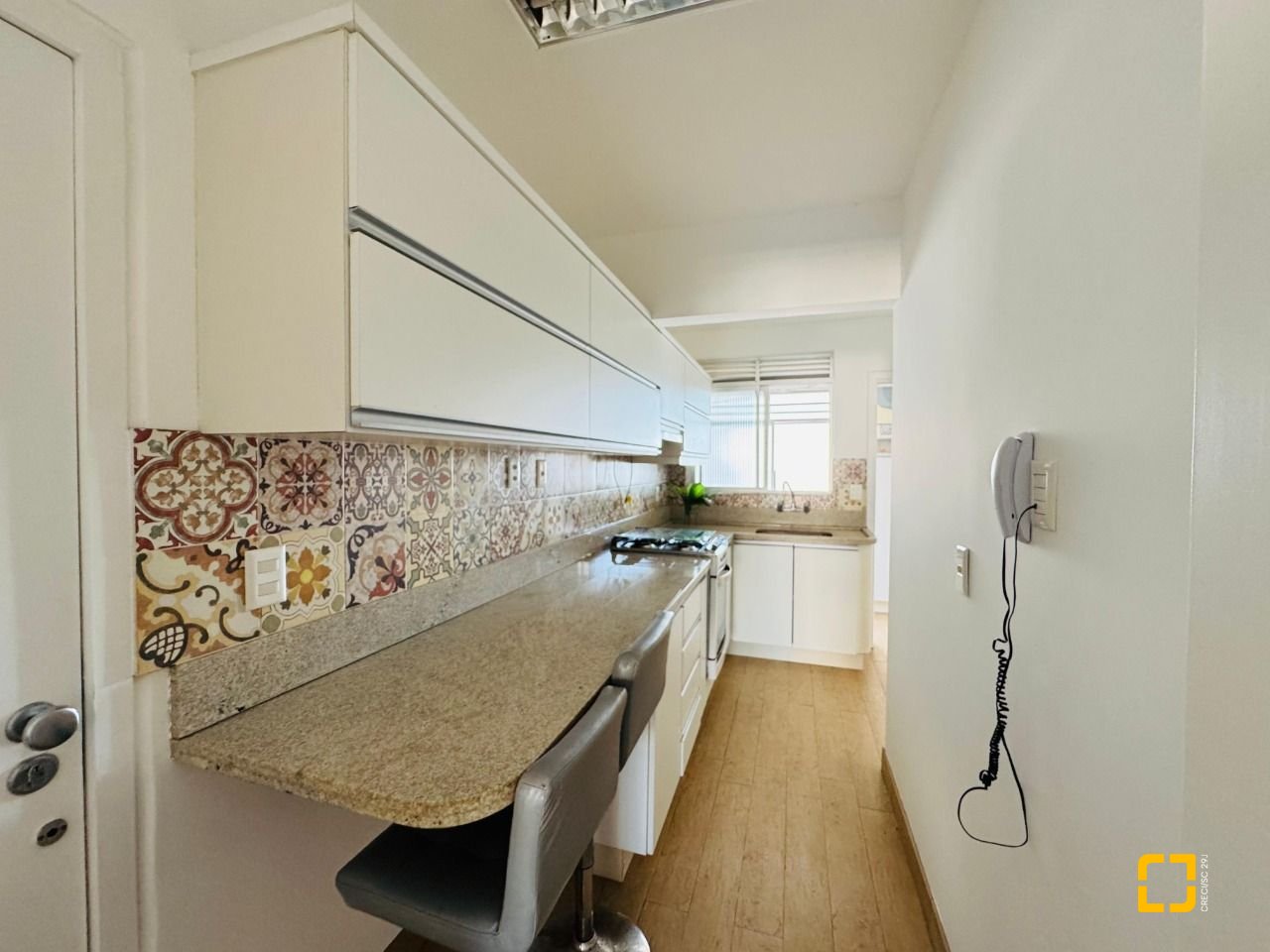 Apartamento com 119m², 4 quartos (sendo 1 suíte), 1 garagem, no bairro Centro em Florianópolis