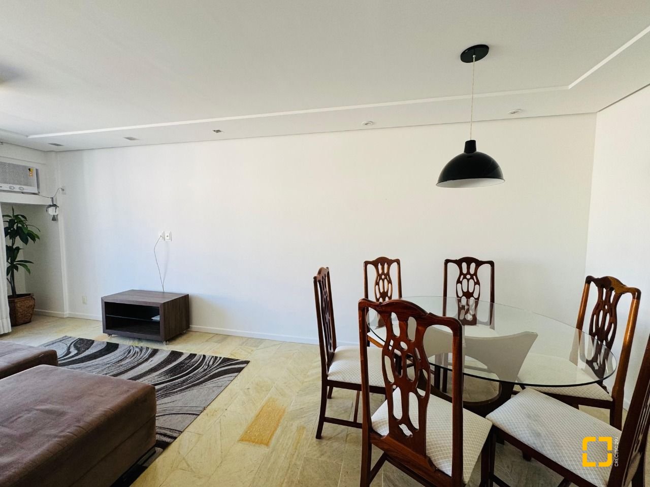 Apartamento com 119m², 4 quartos (sendo 1 suíte), 1 garagem, no bairro Centro em Florianópolis