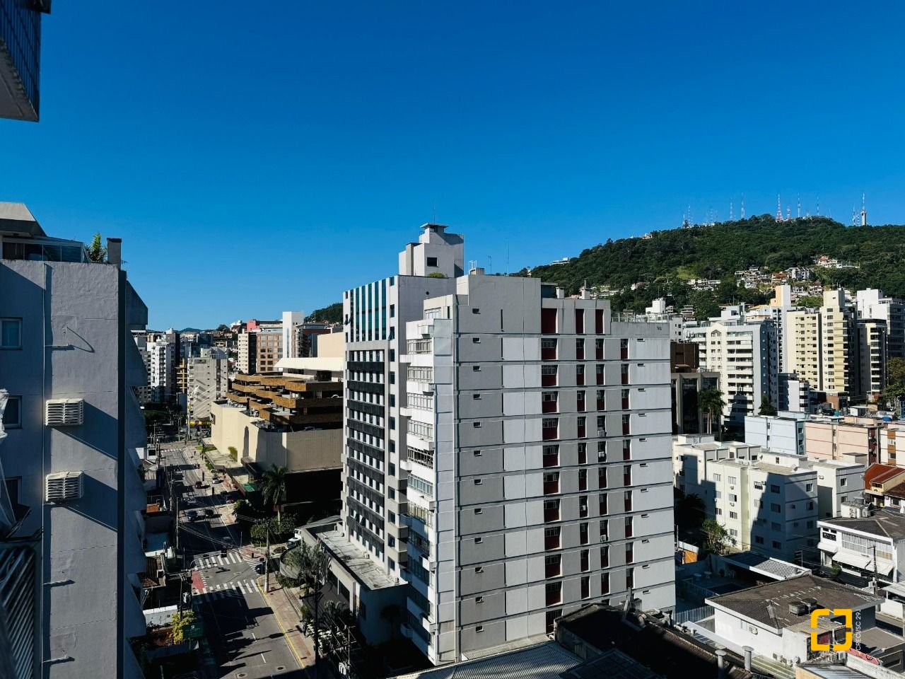 Apartamento com 119m², 4 quartos (sendo 1 suíte), 1 garagem, no bairro Centro em Florianópolis