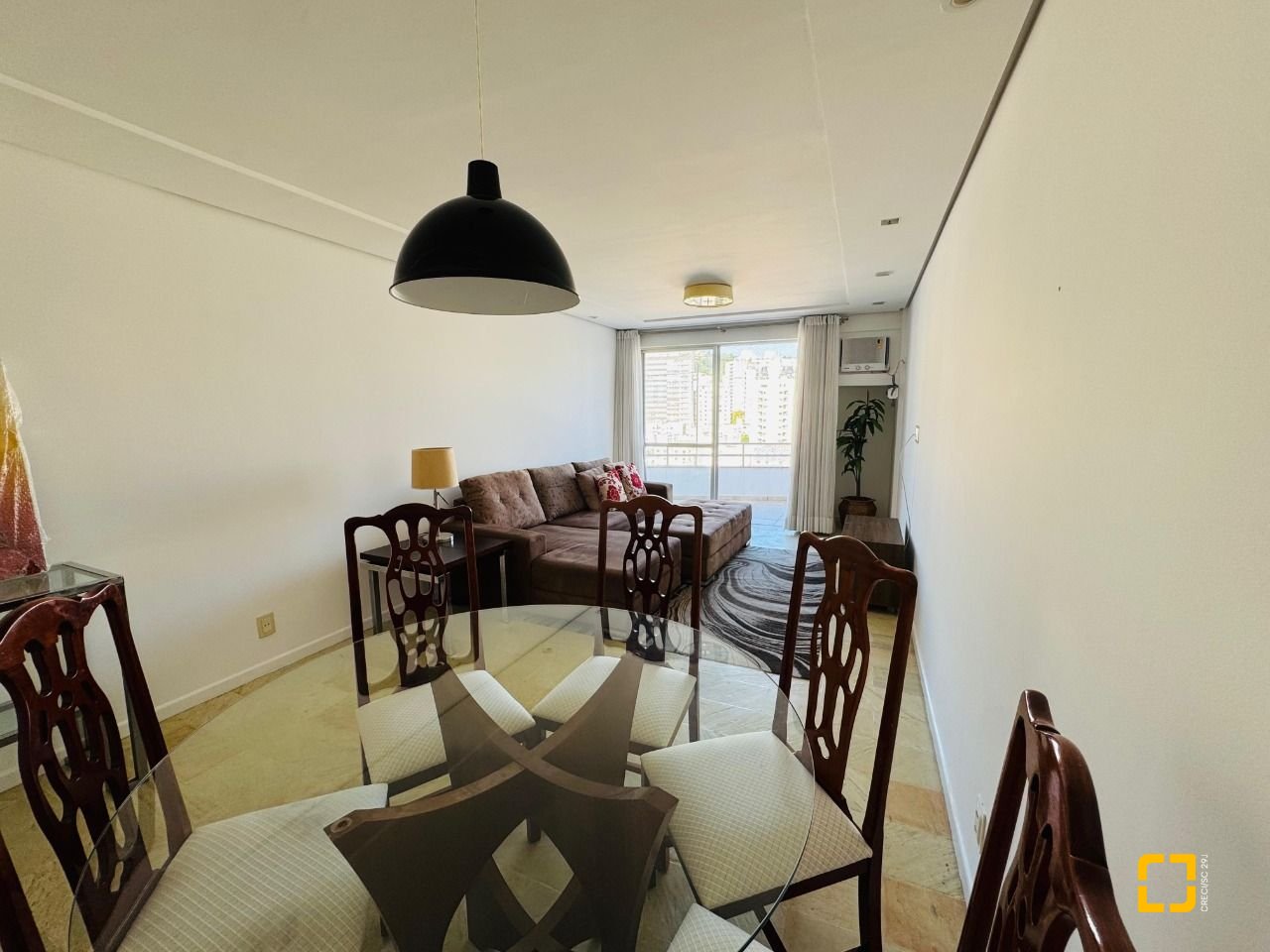 Apartamento com 119m², 4 quartos (sendo 1 suíte), 1 garagem, no bairro Centro em Florianópolis