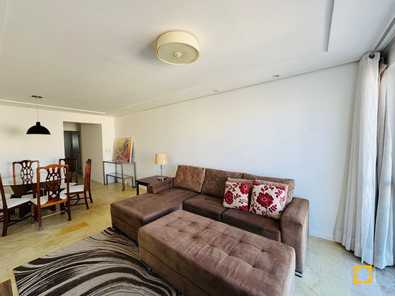 Apartamento com 119m², 4 quartos (sendo 1 suíte), 1 garagem, no bairro Centro em Florianópolis