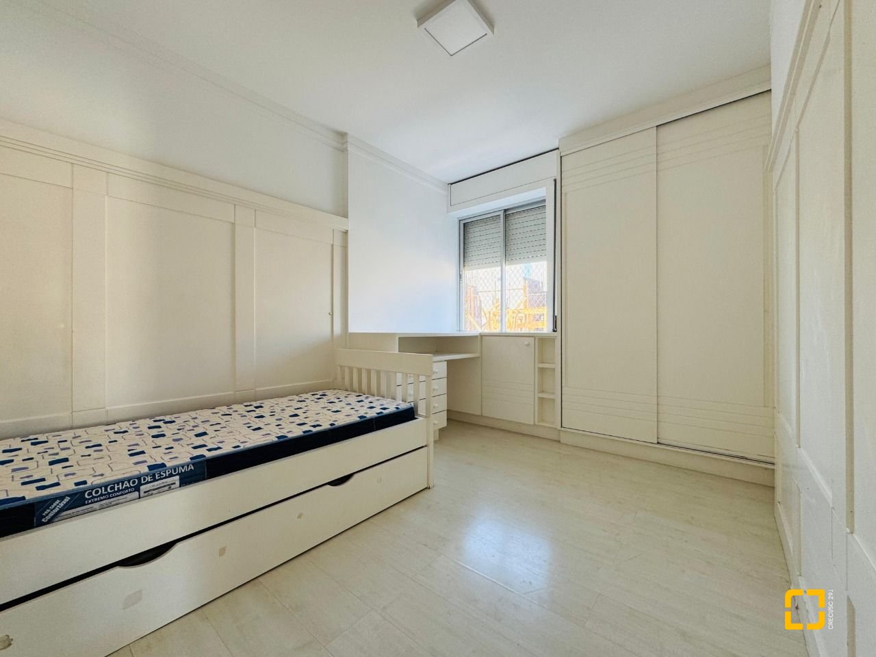 Apartamento com 119m², 4 quartos (sendo 1 suíte), 1 garagem, no bairro Centro em Florianópolis