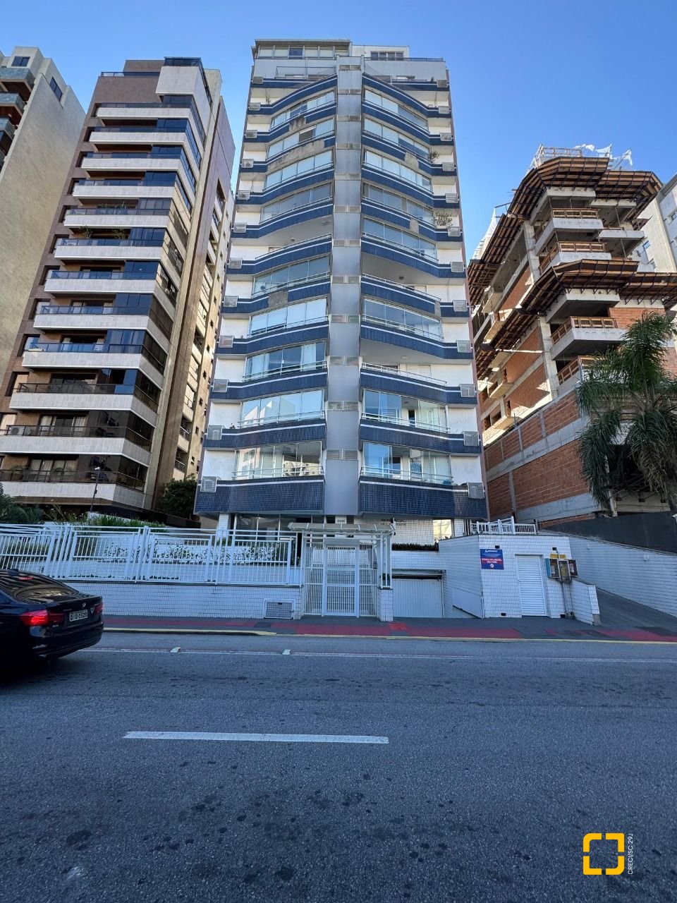 Apartamento com 119m², 4 quartos (sendo 1 suíte), 1 garagem, no bairro Centro em Florianópolis