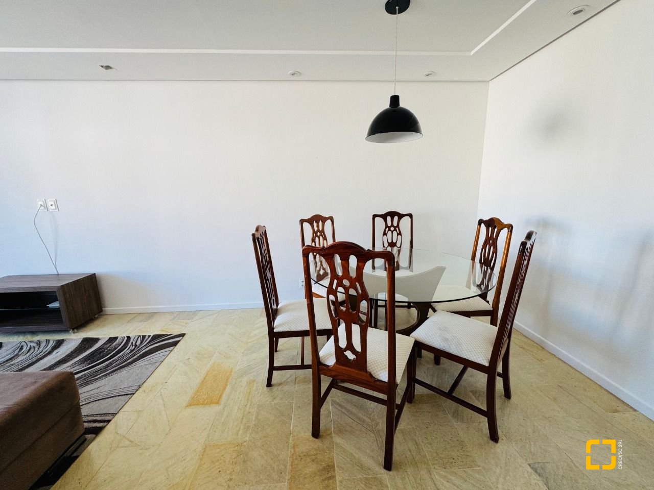 Apartamento com 119m², 4 quartos (sendo 1 suíte), 1 garagem, no bairro Centro em Florianópolis