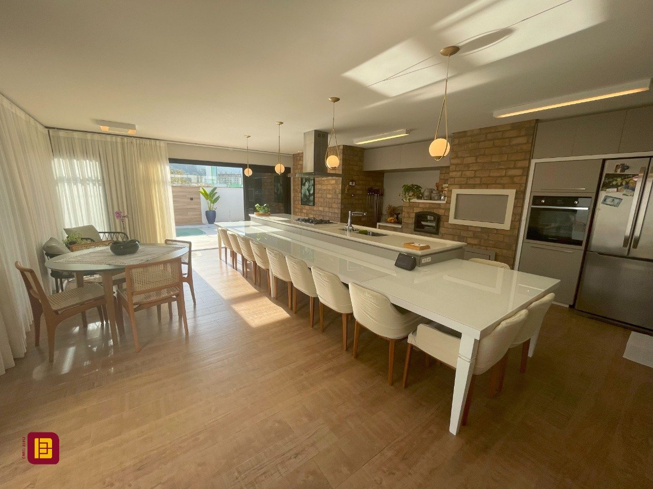 Casa com 511m², 5 quartos (sendo 3 suítes), 2 garagens, no bairro Pedra Branca em Palhoça