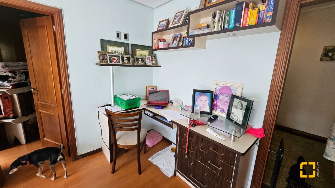 Casa com 430m², 12 quartos (sendo 5 suítes), 2 garagens, no bairro Jurerê em Florianópolis