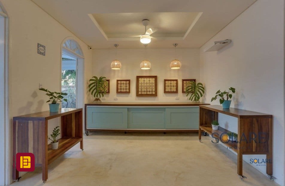 Hotel com 350m², 10 quartos (sendo 10 suítes), no bairro Canasvieiras em Florianópolis