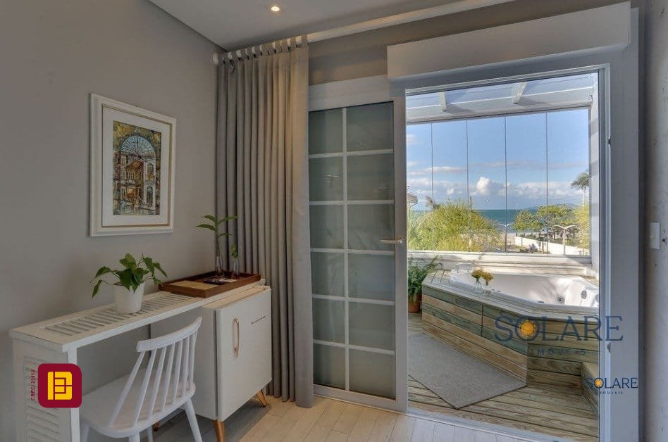 Hotel com 350m², 10 quartos (sendo 10 suítes), no bairro Canasvieiras em Florianópolis