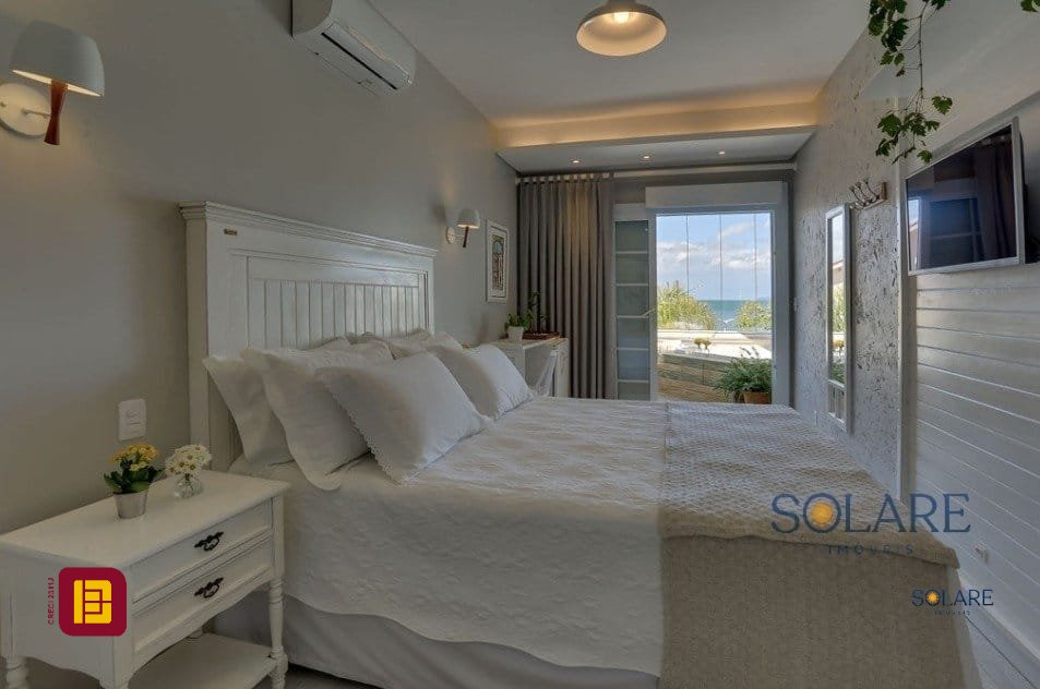Hotel com 350m², 10 quartos (sendo 10 suítes), no bairro Canasvieiras em Florianópolis