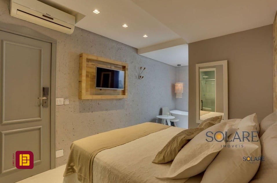 Hotel com 350m², 10 quartos (sendo 10 suítes), no bairro Canasvieiras em Florianópolis