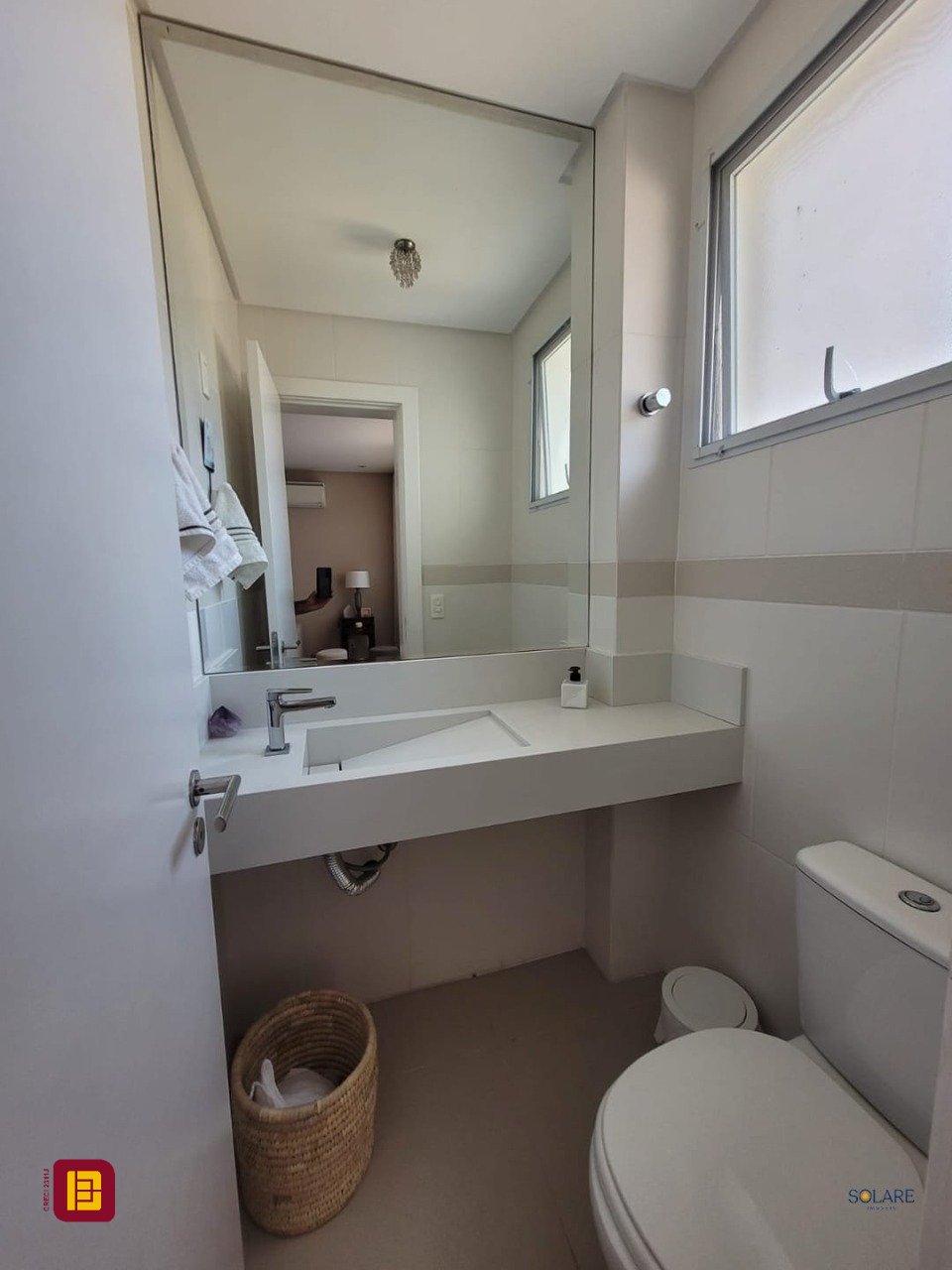 Casa de Condomínio com 149m², 3 quartos (sendo 1 suíte), 2 garagens, no bairro Sambaqui em Florianópolis