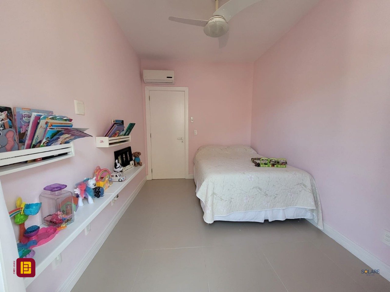 Casa de Condomínio com 149m², 3 quartos (sendo 1 suíte), 2 garagens, no bairro Sambaqui em Florianópolis