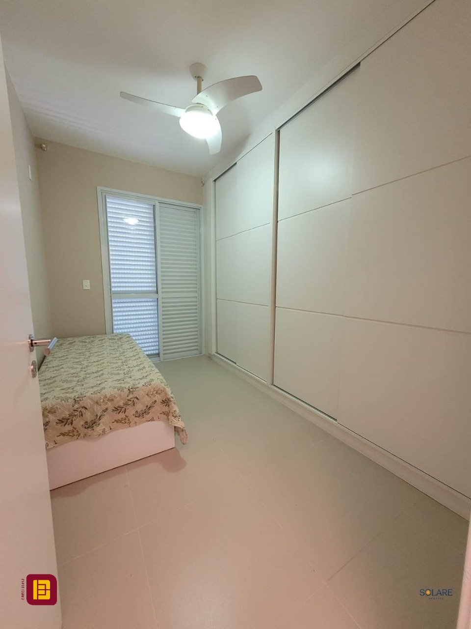 Casa de Condomínio com 149m², 3 quartos (sendo 1 suíte), 2 garagens, no bairro Sambaqui em Florianópolis