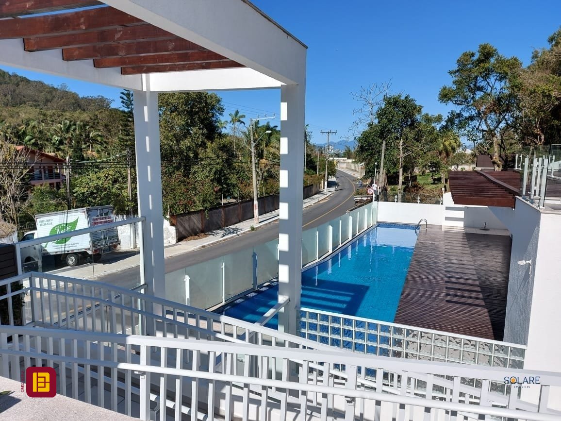 Casa de Condomínio com 149m², 3 quartos (sendo 1 suíte), 2 garagens, no bairro Sambaqui em Florianópolis