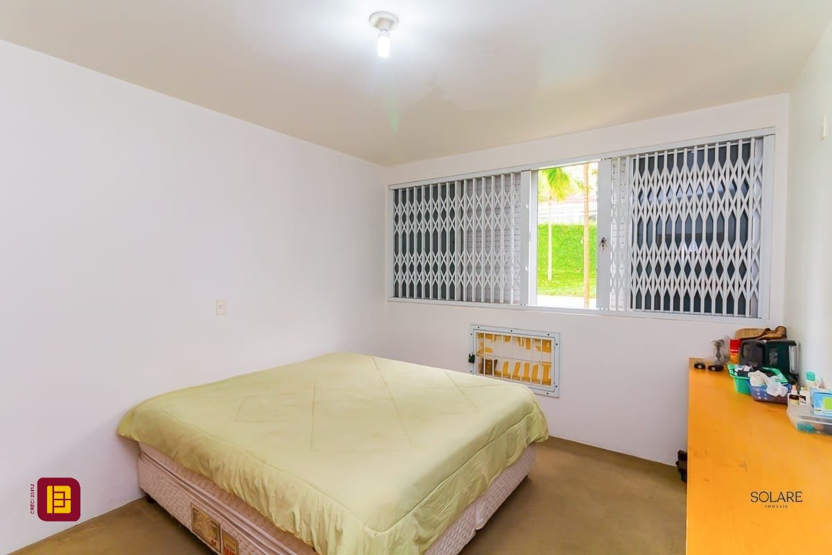 Apartamento com 230m², 5 quartos (sendo 1 suíte), 2 garagens, no bairro Agronômica em Florianópolis