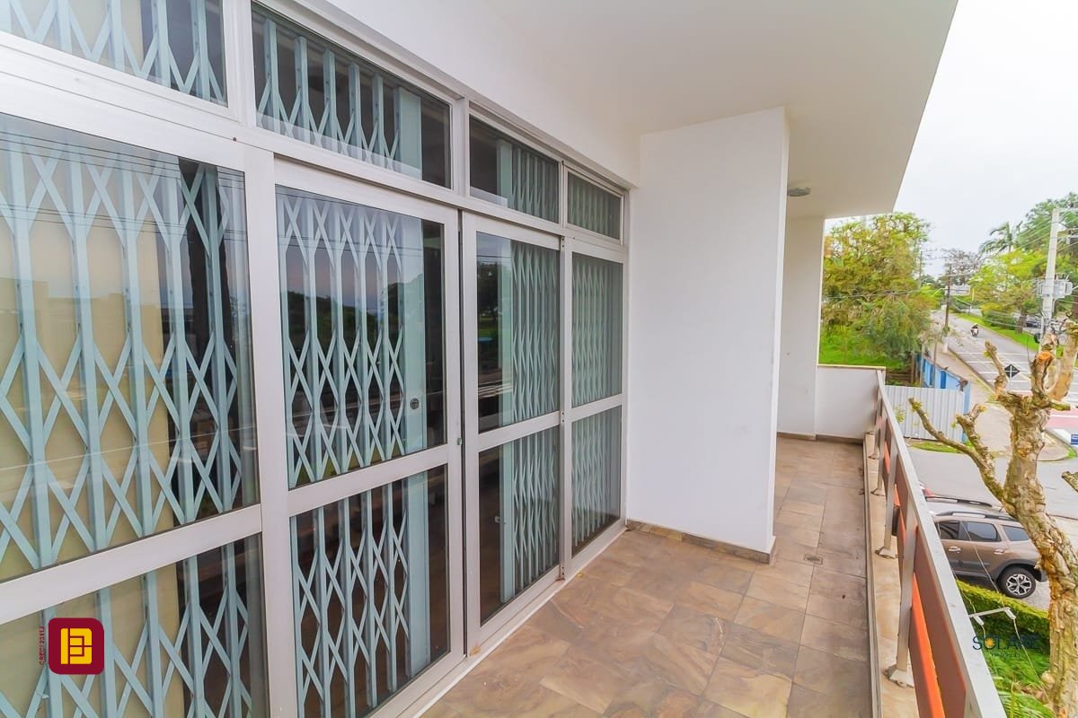 Apartamento com 230m², 5 quartos (sendo 1 suíte), 2 garagens, no bairro Agronômica em Florianópolis