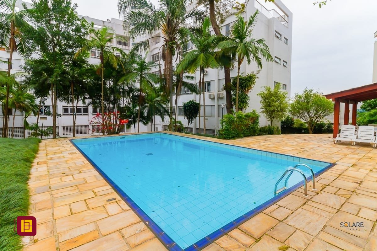 Apartamento com 230m², 5 quartos (sendo 1 suíte), 2 garagens, no bairro Agronômica em Florianópolis