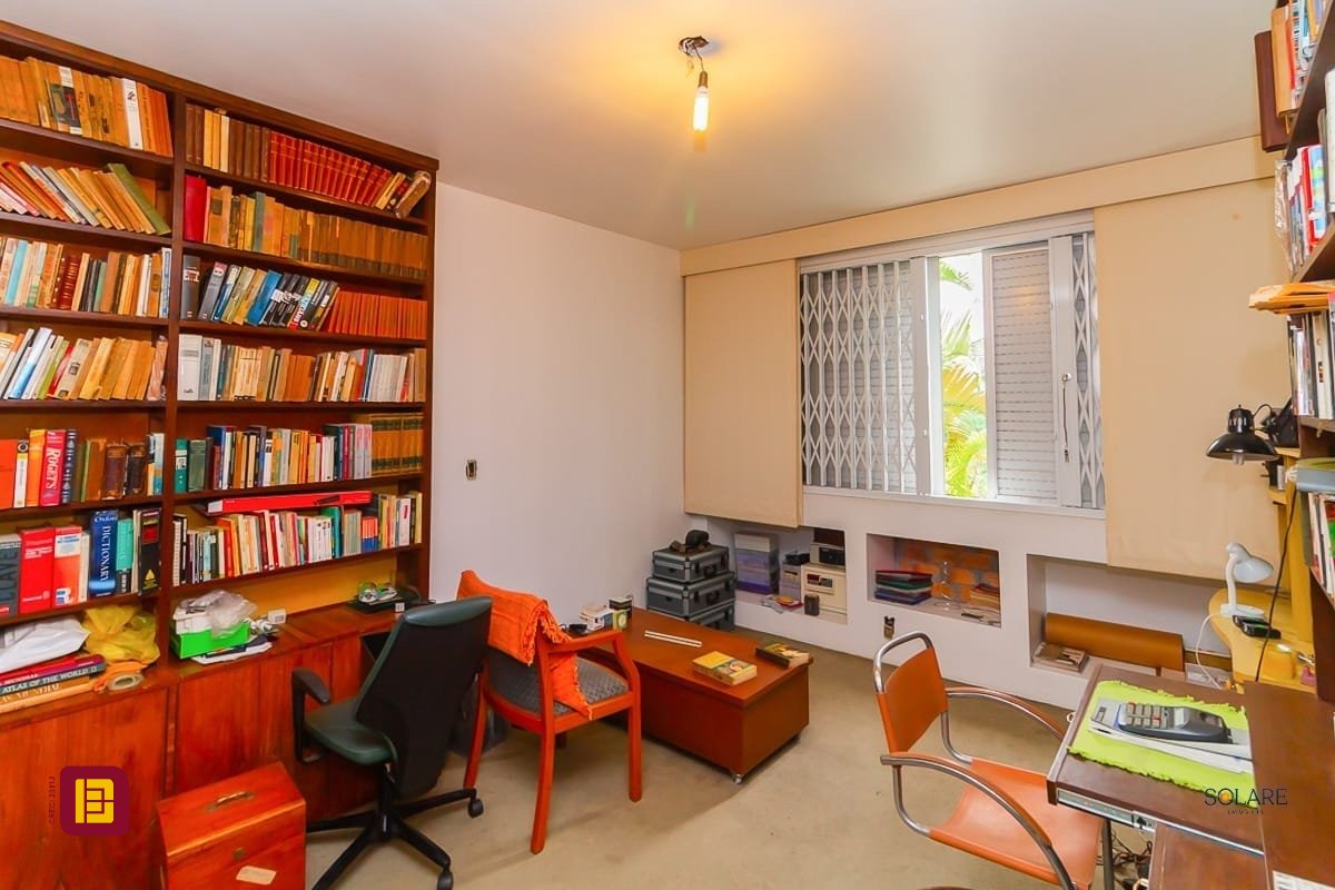 Apartamento com 230m², 5 quartos (sendo 1 suíte), 2 garagens, no bairro Agronômica em Florianópolis