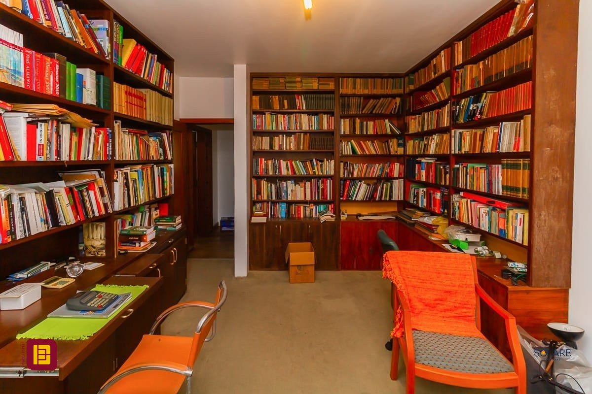 Apartamento com 230m², 5 quartos (sendo 1 suíte), 2 garagens, no bairro Agronômica em Florianópolis