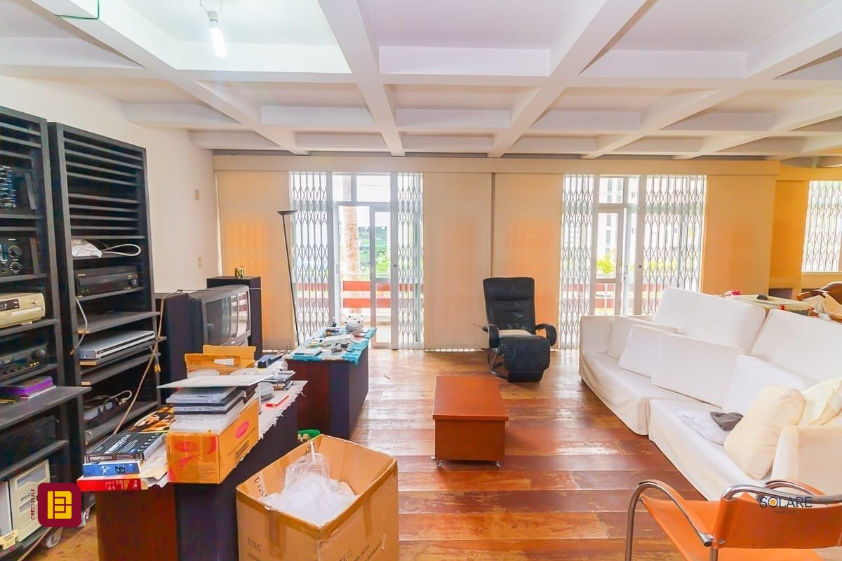 Apartamento com 230m², 5 quartos (sendo 1 suíte), 2 garagens, no bairro Agronômica em Florianópolis