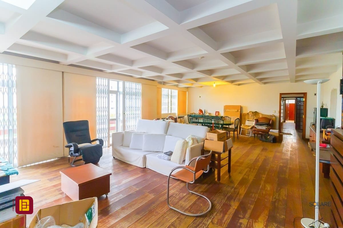 Apartamento com 230m², 5 quartos (sendo 1 suíte), 2 garagens, no bairro Agronômica em Florianópolis
