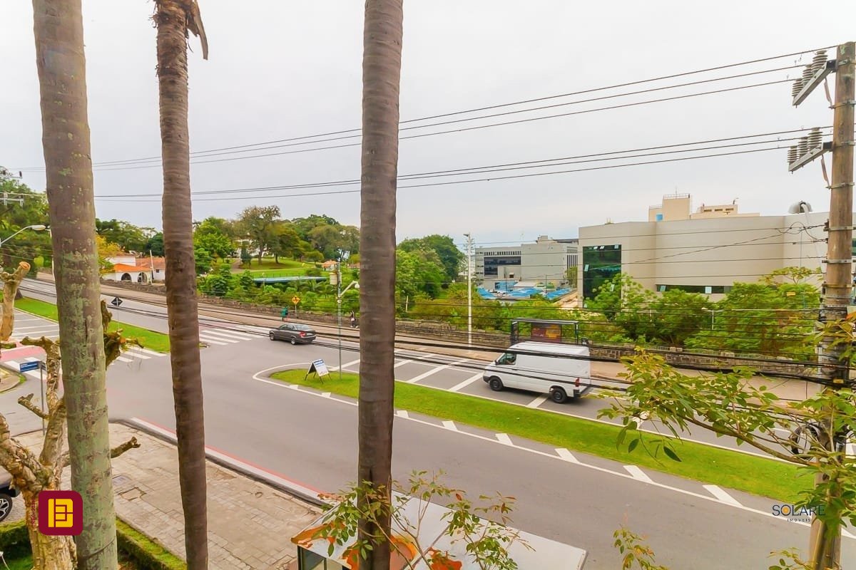 Apartamento com 230m², 5 quartos (sendo 1 suíte), 2 garagens, no bairro Agronômica em Florianópolis