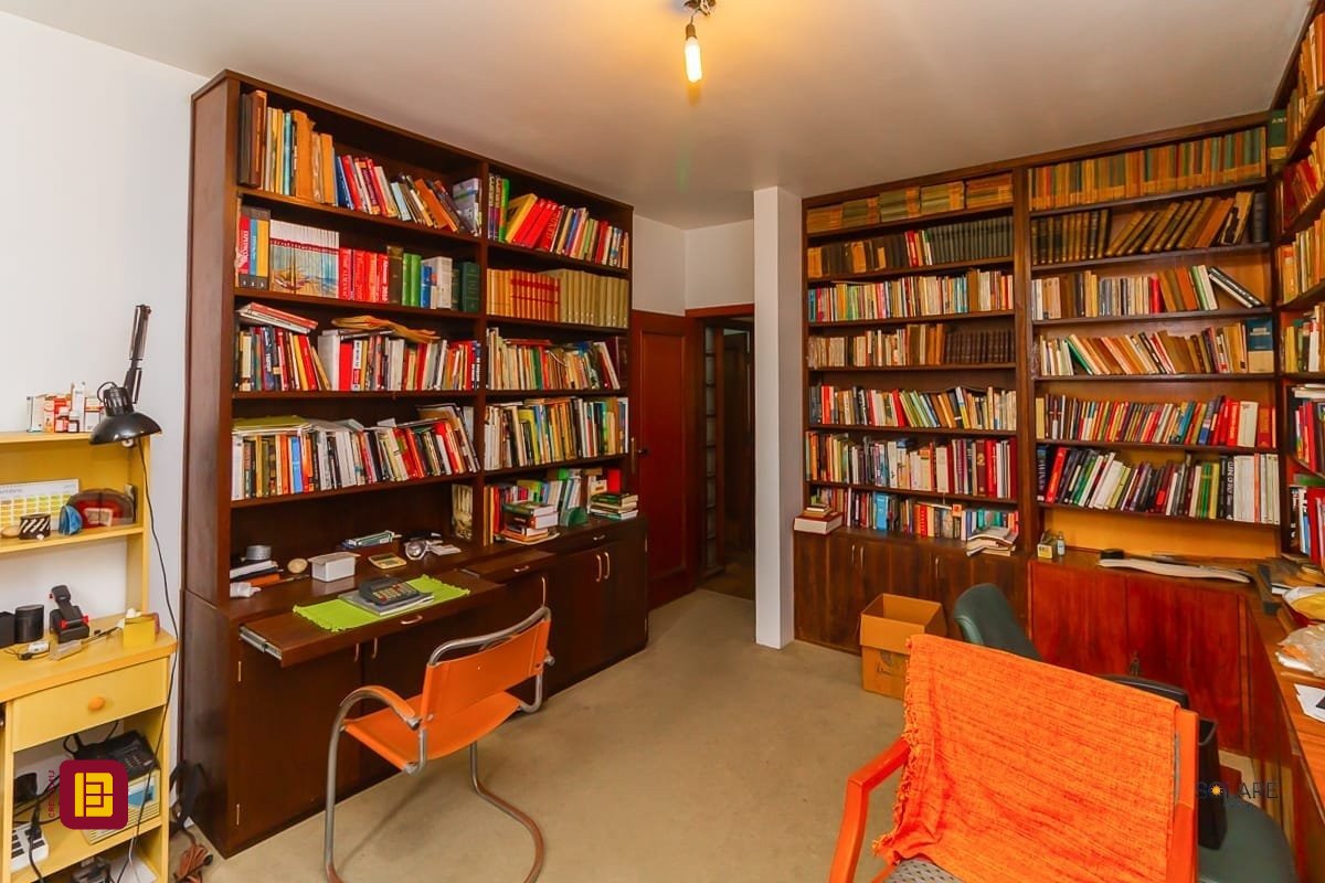 Apartamento com 230m², 5 quartos (sendo 1 suíte), 2 garagens, no bairro Agronômica em Florianópolis