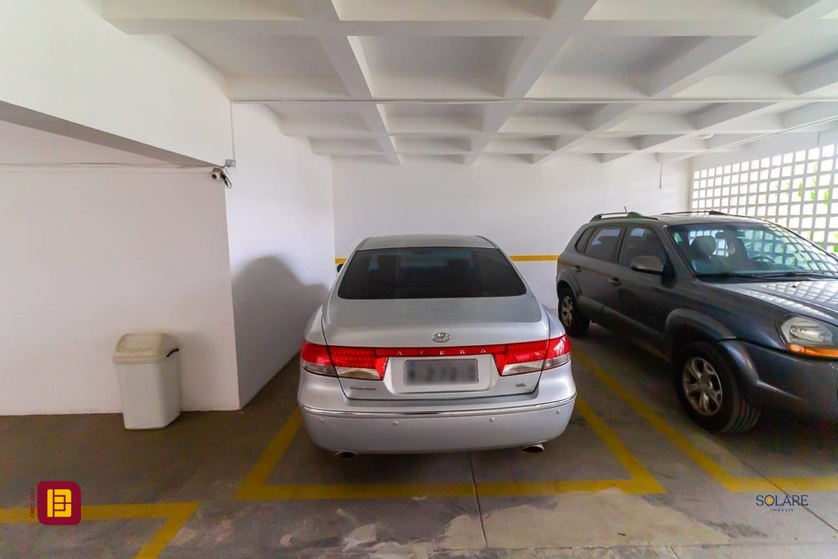 Apartamento com 230m², 5 quartos (sendo 1 suíte), 2 garagens, no bairro Agronômica em Florianópolis