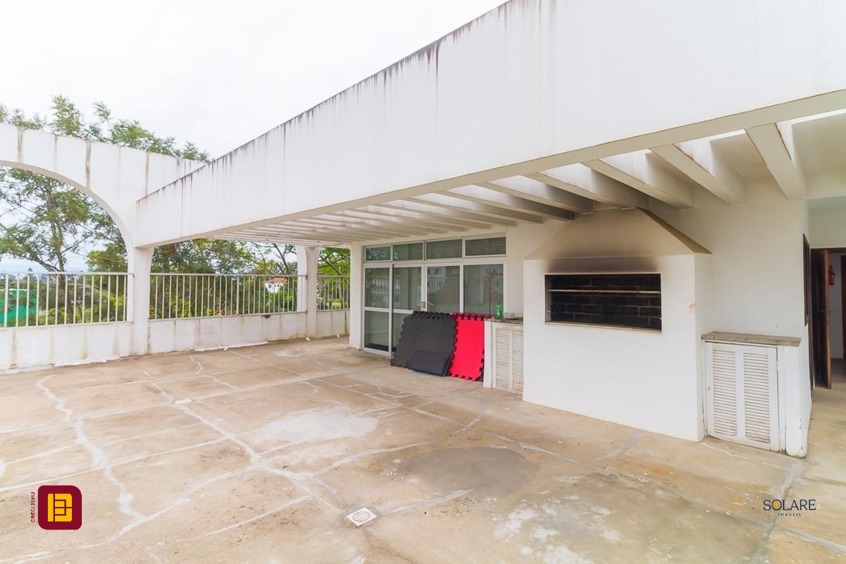 Apartamento com 230m², 5 quartos (sendo 1 suíte), 2 garagens, no bairro Agronômica em Florianópolis