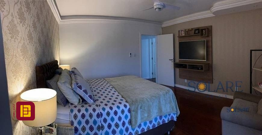 Casa com 214m², 5 quartos (sendo 1 suíte), 4 garagens, no bairro Carianos em Florianópolis