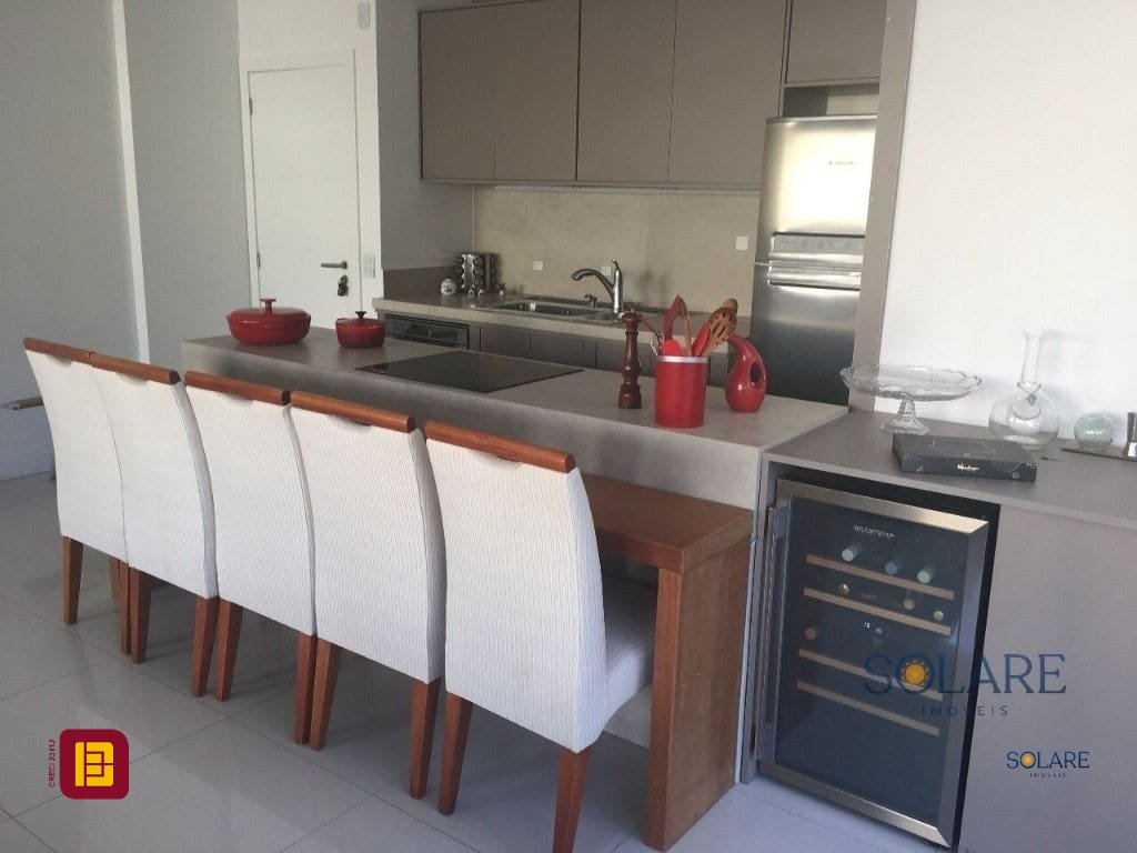 Cobertura com 147m², 2 quartos (sendo 1 suíte), 2 garagens, no bairro Itacorubi em Florianópolis