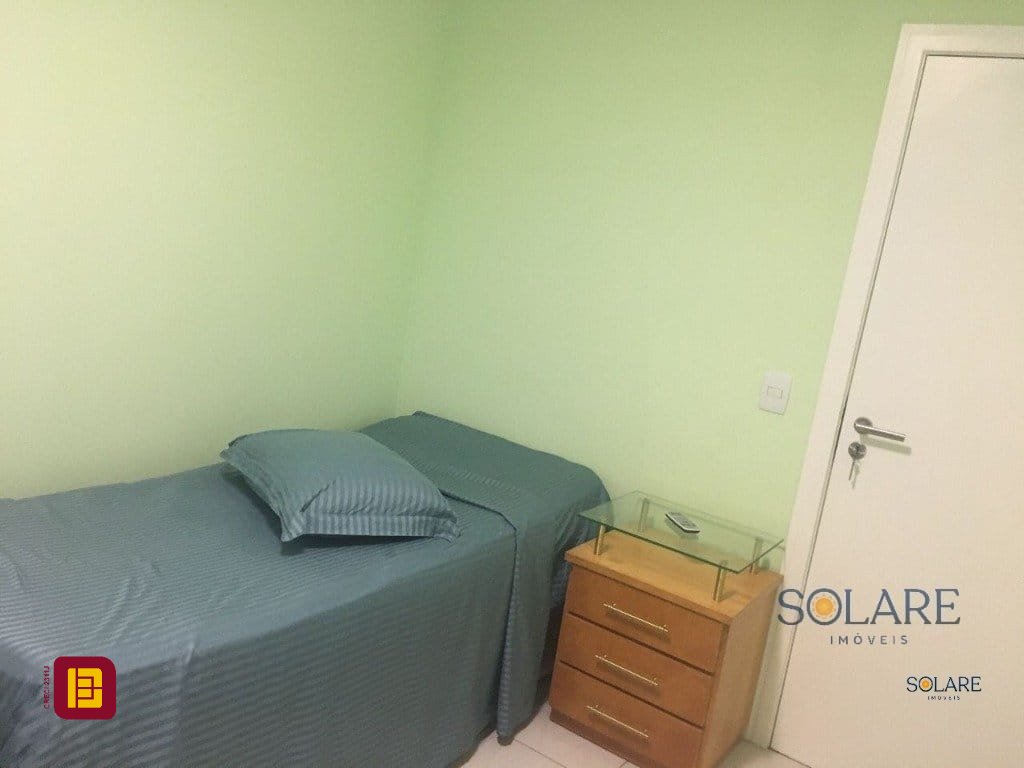 Cobertura com 147m², 2 quartos (sendo 1 suíte), 2 garagens, no bairro Itacorubi em Florianópolis