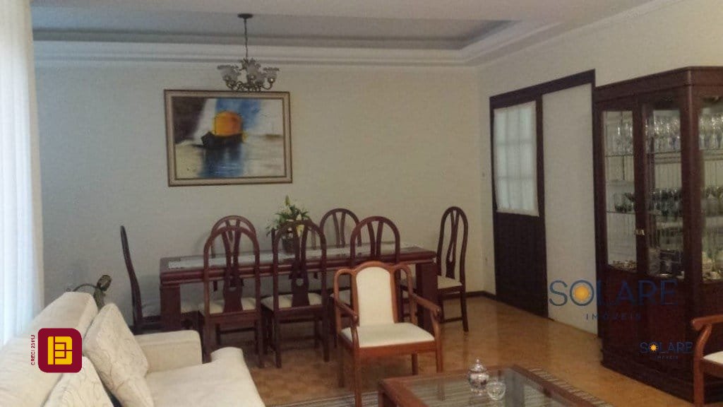 Casa com 356m², 7 quartos (sendo 1 suíte), 3 garagens, no bairro Trindade em Florianópolis