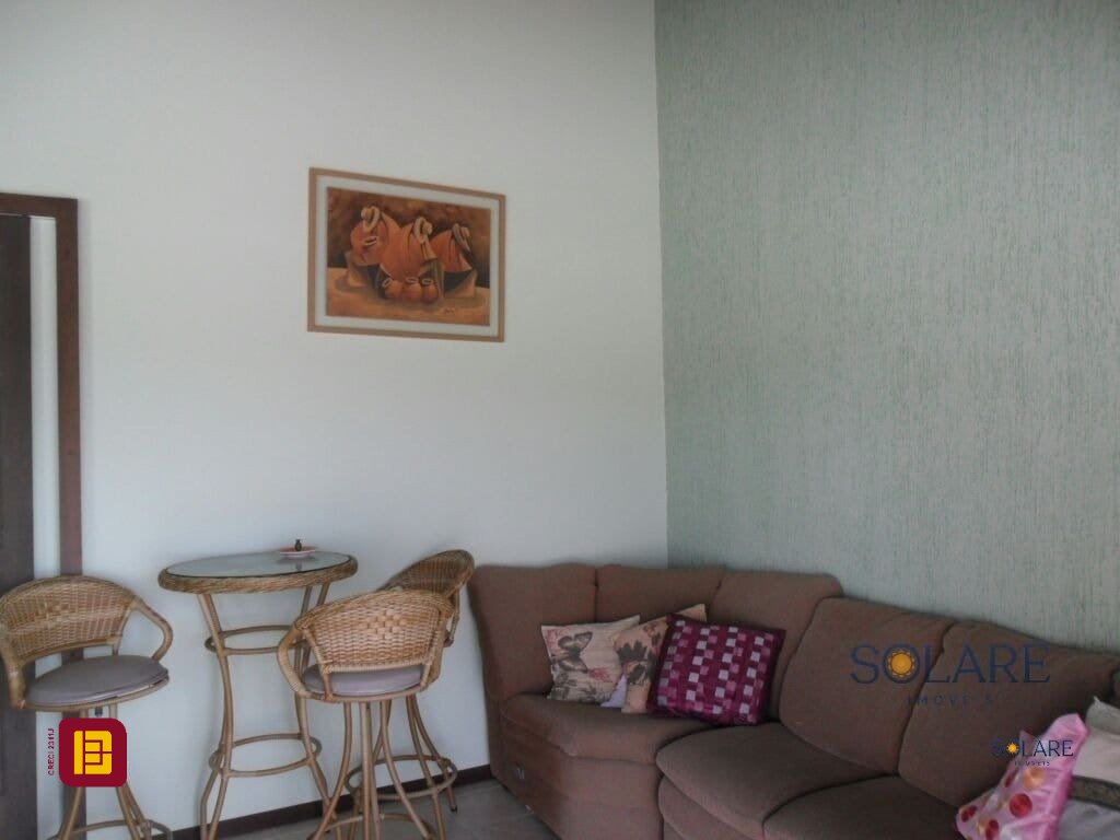 Casa com 356m², 7 quartos (sendo 1 suíte), 3 garagens, no bairro Trindade em Florianópolis