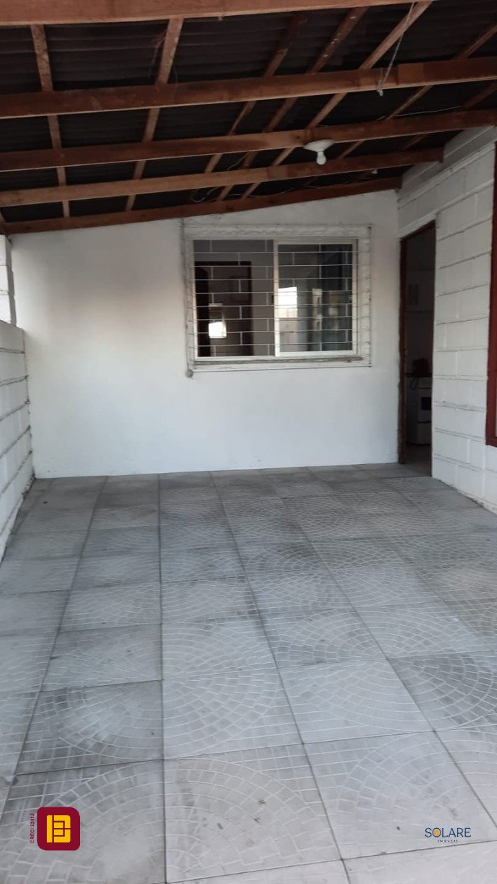 Casa com 700m², 2 garagens, no bairro Trindade em Florianópolis
