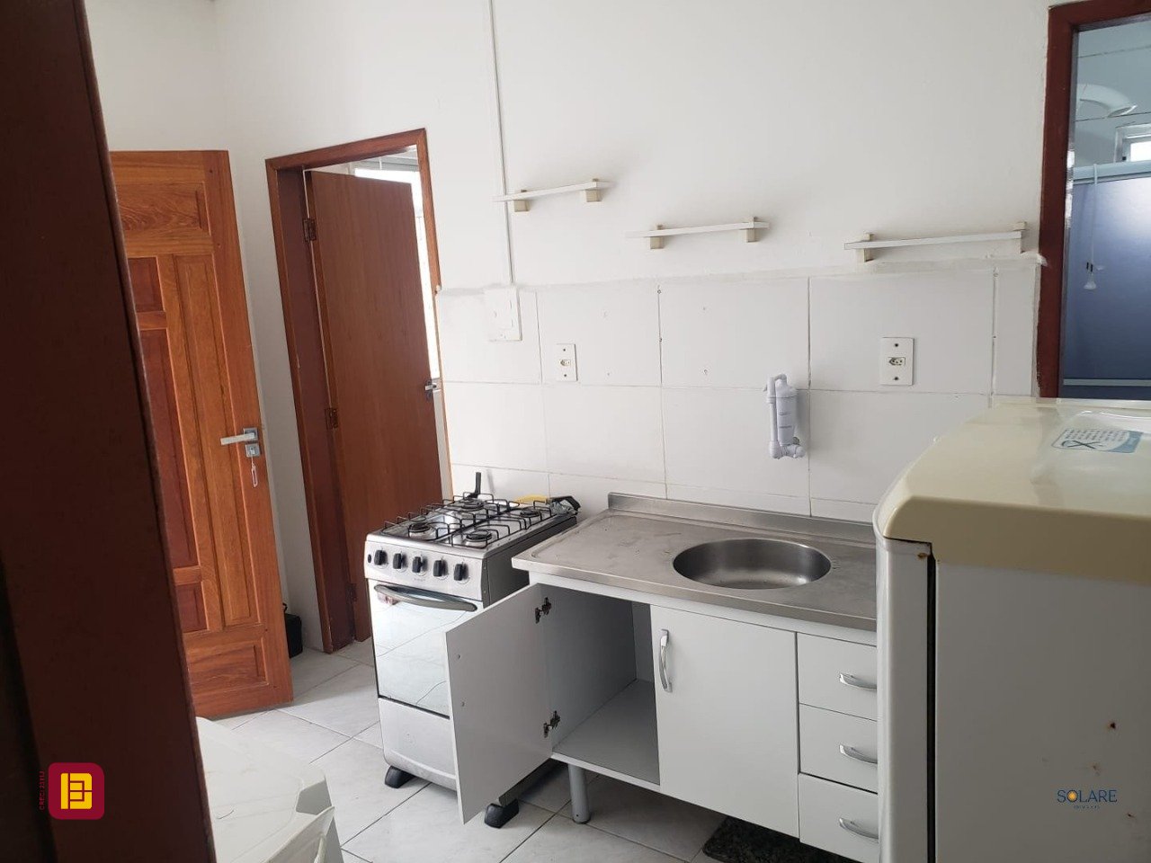 Casa com 700m², 2 garagens, no bairro Trindade em Florianópolis