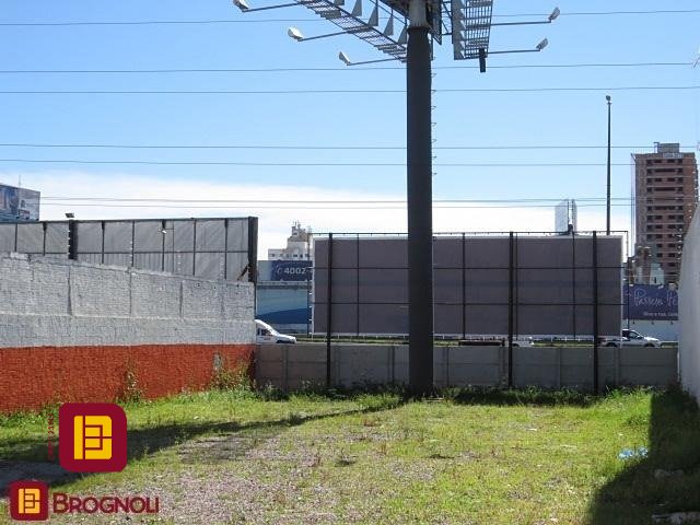 Terreno com 369m², no bairro Campinas em São José