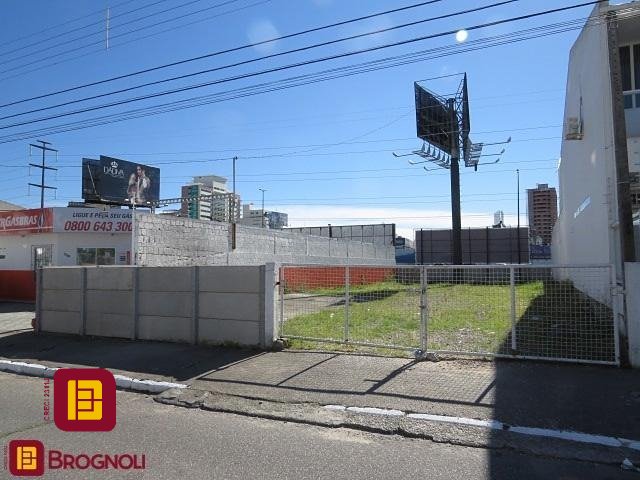 Terreno com 369m², no bairro Campinas em São José